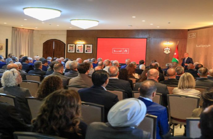 حسّان يؤكد الحرص على نهج الشراكة مع أصحاب الخبرة لبناء رؤية تطوير مدينة عمرة