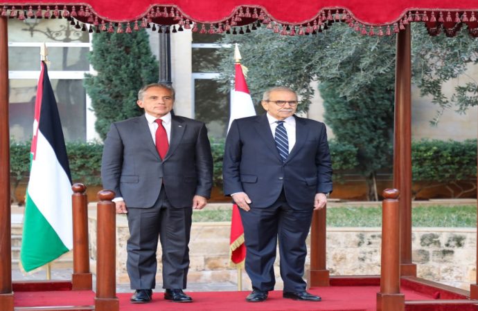 رئيس الوزراء اللبناني: العلاقة بين لبنان والأردن ثابتة وليست موسمية