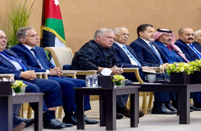 الملك يؤكد ضرورة تطوير البنية التحتية والطرق في إربد