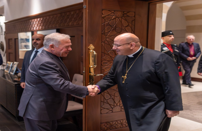 الملك يؤكد استمرار الأردن بدعم الوجود المسيحي بالقدس