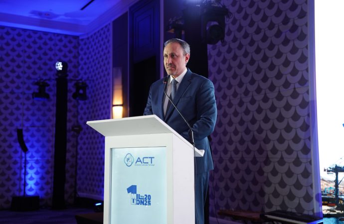 شركة ميناء حاويات العقبة تحتفي بإنجازها التشغيلي التاريخي بمناولة مليون حاوية نمطية خلال عام 2025