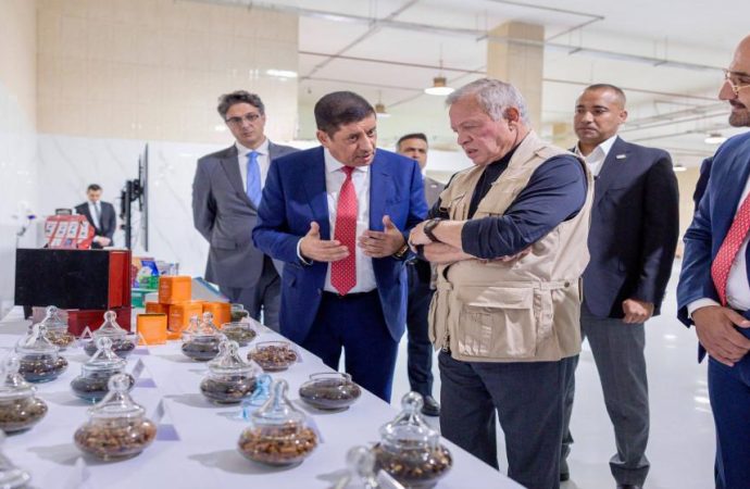 المدن الصناعية تهنئ بعيد ميلاد القائد