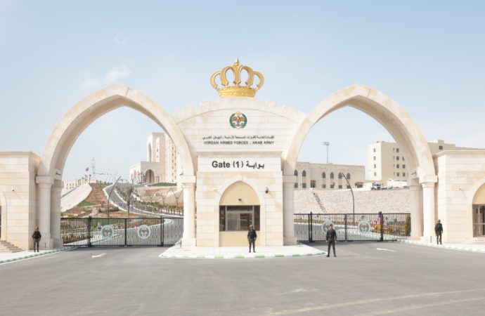 الجيش يباشر تنفيذ التوجيهات الملكية بإعادة الهيكلة