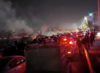 الرئيس الإيراني يتهم الولايات المتحدة وإسرائيل بتأجيج “أعمال الشغب”