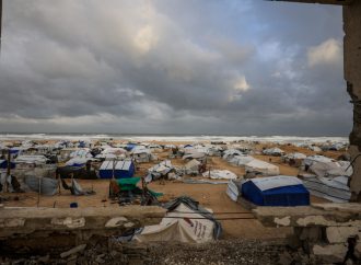 رويترز: إرسال دعوات مجلس سلام غزة