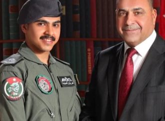 الدكتور محمد المعايطة يهنئ أين العم الطيار عمر فواز المعايطة بالتخرج