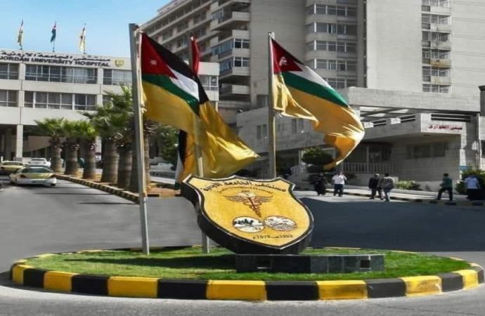 مستشفى الجامعة يستقبل 8 أطفال من غزة