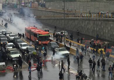 منظمة حقوقية: 2500 شخص على الأقل لقوا حتفهم خلال الاحتجاجات في إيران