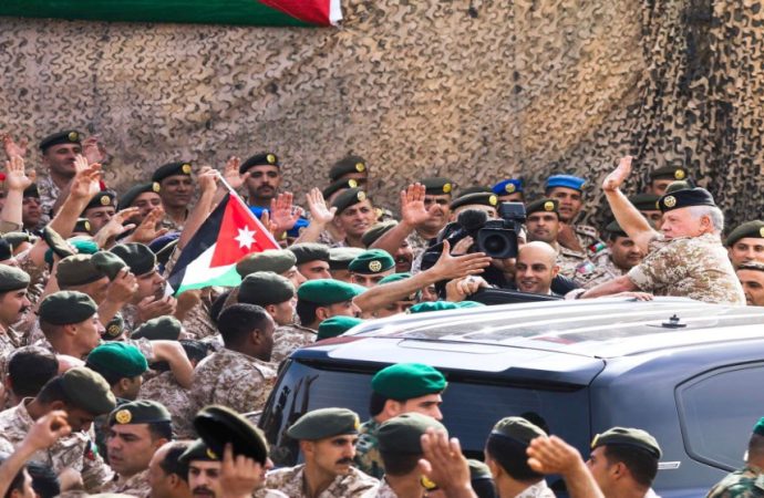 نواب يثمنون التوجيهات الملكية بإعادة هيكلة الجيش العربي