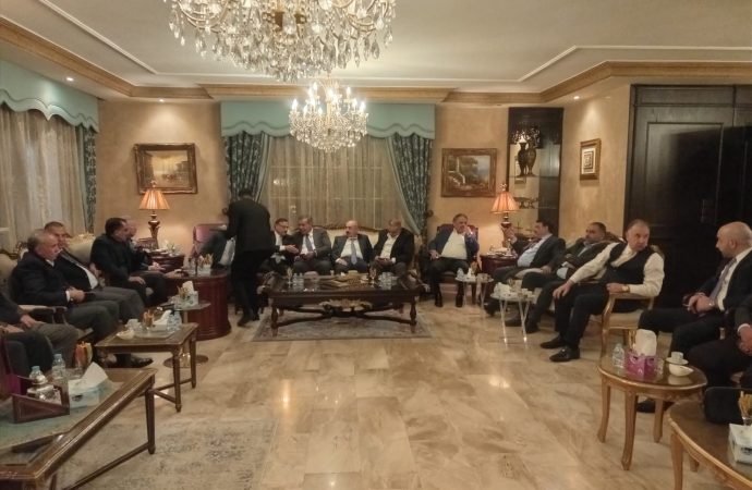 بالصور والفيديو : المحامي رفعت الطويل يولم لشخصيات وطنية في دارته (أسماء)