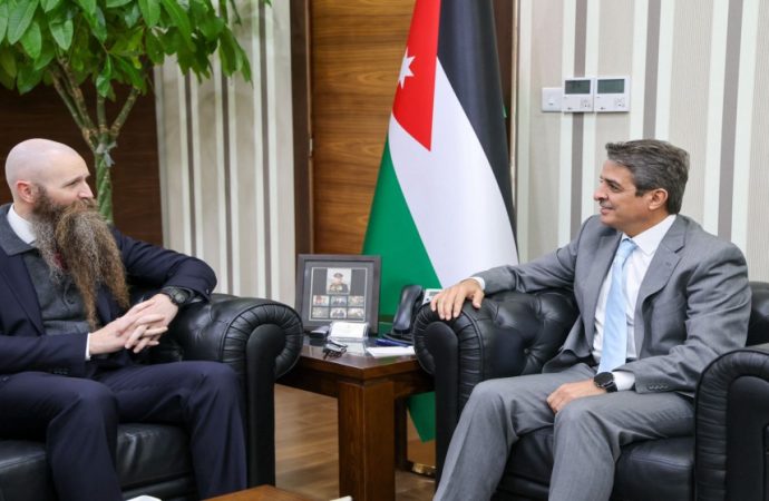 العدوان يؤكد عمق الشراكة الاستراتيجية بين الأردن والولايات المتحدة في المجال الشبابي