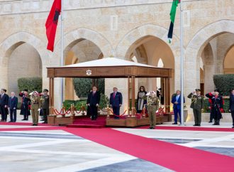 الملك والرئيس الألباني يؤكدان ضرورة احترام سيادة الدول ووحدتها وسلامة أراضيها