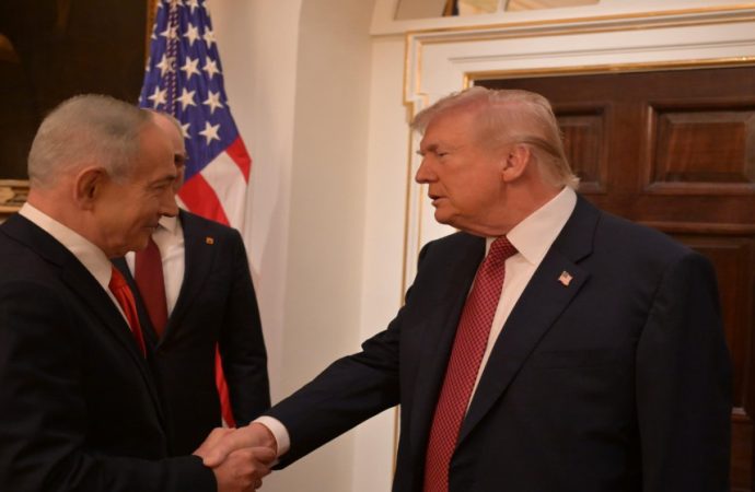 نتنياهو يصل إلى البيت الأبيض لإجراء محادثات مع ترامب حول إيران