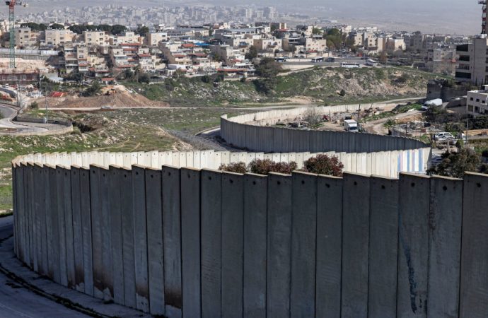 غضب إزاء بدء إسرائيل تسجيل وتسوية الأراضي بالضفة الغربية المحتلة