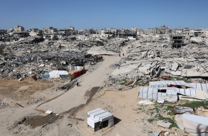 الاحتلال الإسرائيلي يواصل خروقاته: إصابة 3 فلسطينيين بالرصاص الحي شرقي مدينة غزة