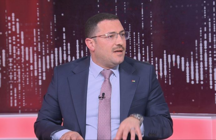 النهار: مقترح تقليص عدد أيام الدوام يُبقي على عدد ساعات العمل المطلوبة