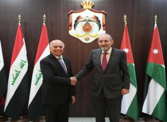 وزير الخارجية يبحث هاتفيا مع نظيره العراقي تطورات الأوضاع في المنطقة