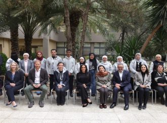 الأميرة بسمة بنت طلال تستقبل وفد منظمة الصحة العالمية برفقة الأمير هاري وزوجته
