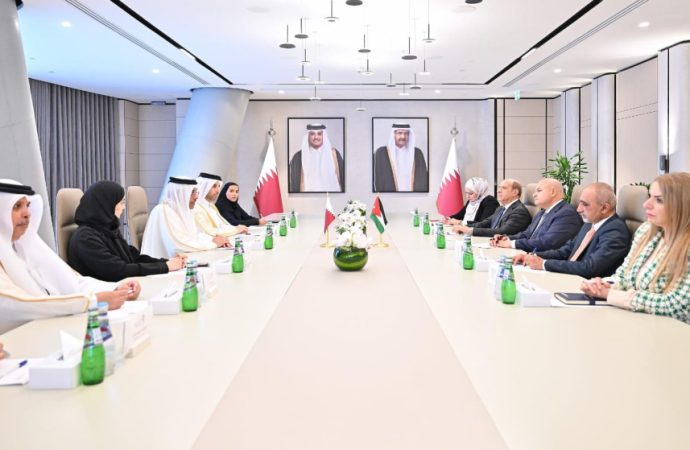 وزير العمل يبحث زيادة الاستفادة من الكفاءات الأردنية في السوق القطري