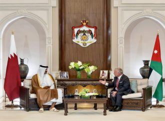 الملك وأمير قطر يؤكدان ضرورة الوقف الفوري للتصعيد في المنطقة