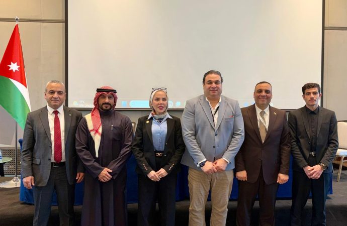 صيدلة عمان الاهلية تشارك بمنتدى تخصصات الصيدلة الحديثة لشباب صيادلة الأردن