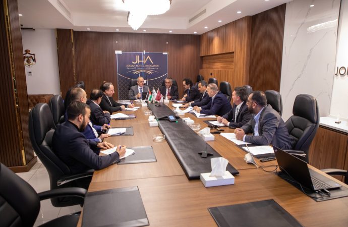 شراكة فاعلة لدعم القطاع الفندقي بين وزارة السياحة والآثار وجمعية الفنادق الأردنية