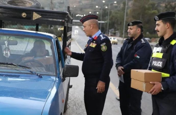 الدوريات الخارجية تواصل تنفيذ مبادرة “إفطار صائم”
