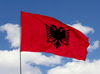 الرئيس الألباني يصل إلى الأردن