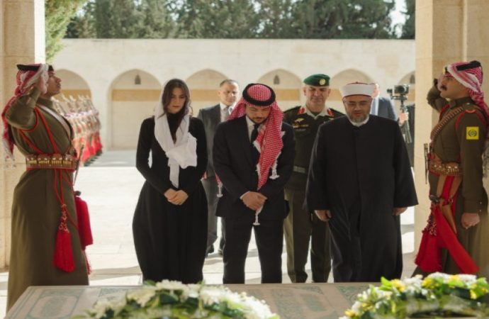 نائب الملك يزور ضريح المغفور له الملك الحسين