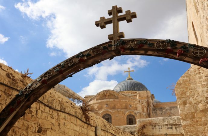 إدانات دولية لمنع إسرائيل بطريرك اللاتين من دخول كنيسة القيامة