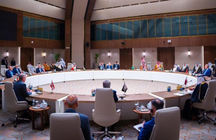 اجتماع الرياض: اعتداءات إيران لا يمكن تبريرها وللدول حق في الدفاع عن نفسها