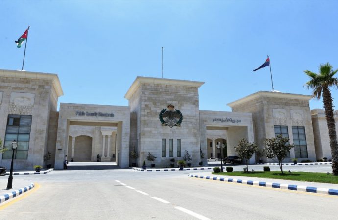 الأمن يعرب عن أسفه من التجمهر في موقع سقوط جسم متفجر في الزرقاء