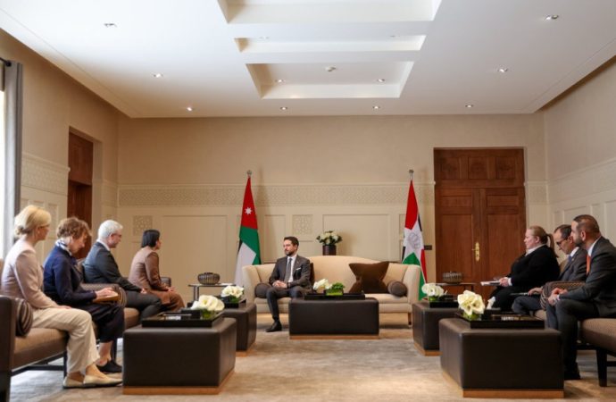 ولي العهد يؤكد أهمية دعم ألمانيا لمشاريع وطنية