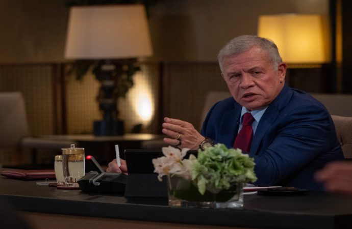 الملك يؤكد لرئيس أوزبكستان ضرورة وقف اعتداءات إيران واعتماد الحوار لحلّ الخلافات