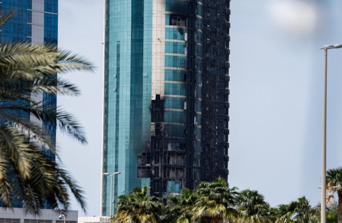 الكويت والإمارات تتصديان لصواريخ إيرانية.. و3 إصابات بالبحرين