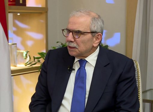 رئيس الوزراء اللبناني يأمر بمنع أي نشاط للحرس الثوري الإيراني تمهيدا لترحيلهم