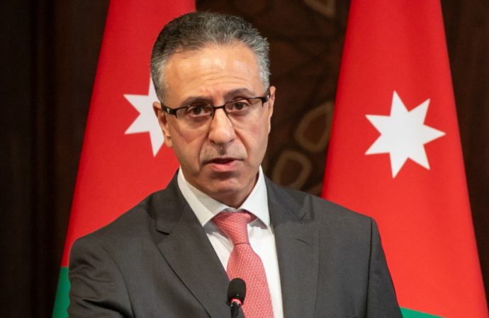 وزير الصناعة يؤكد استقرار أسعار السلع ووفرة المخزون الاستراتيجي