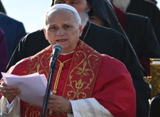 البابا يعرب عن “ألمه العميق” لمقتل “عدد كبير من الأبرياء” في الشرق الأوسط