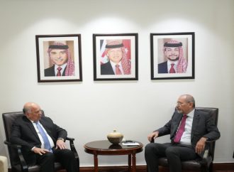 الصفدي ونظيره العراقي يشددان على التكاتف لحماية أمن المنطقة واستقرارها