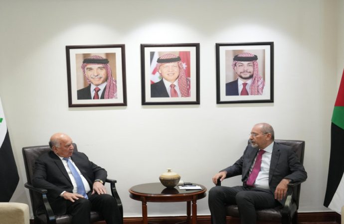 الصفدي ونظيره العراقي يشددان على التكاتف لحماية أمن المنطقة واستقرارها