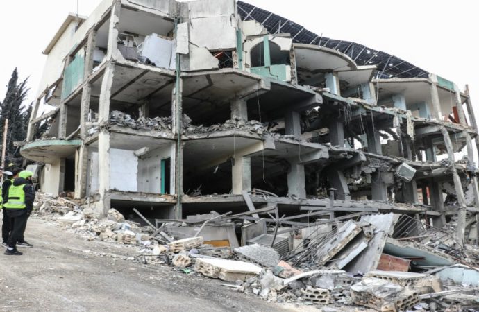 26 عاملا صحيا قتلوا في غارات إسرائيلية على لبنان منذ اندلاع الحرب