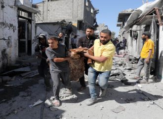 8 شهداء في استهداف طائرات الاحتلال مركبة على شارع صلاح الدين وسط غزة