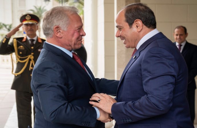 الملك والسيسي يؤكدان ضرورة تكثيف العمل العربي المشترك لمواجهة التحديات