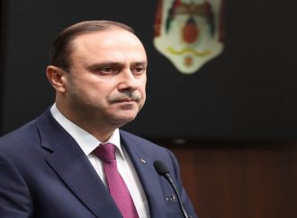 المومني يجري اتصالات هاتفية مع عدد من وزراء ومسؤولي الإعلام في دول الخليج
