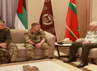 الحنيطي يستقبل المستشار الخاص لشؤون الدفاع البريطاني في الشرق الأوسط