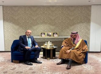 الصفدي يبحث مع نظيره السعودي تداعيات التصعيد الخطير في المنطقة