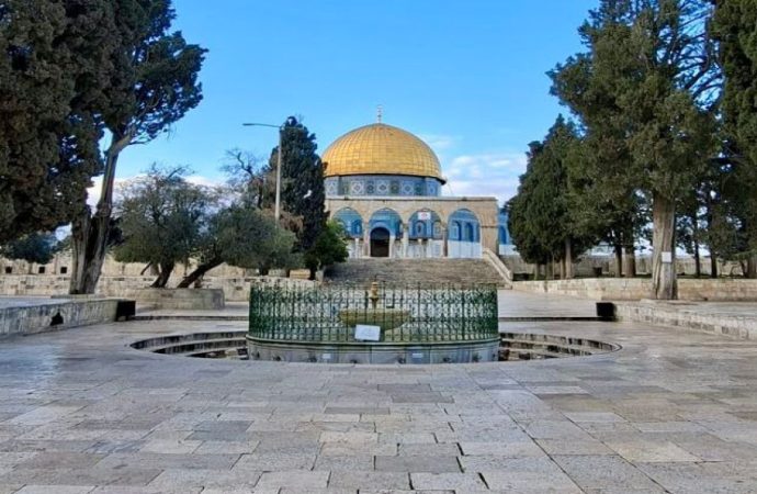 محافظة القدس: لا سيادة للاحتلال على القدس وإغلاق الأقصى غير شرعي