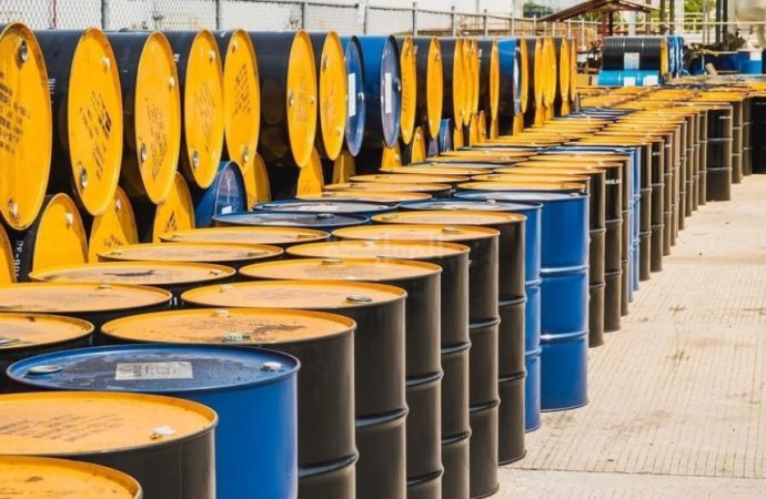 النفط يرتفع بعد تهديدات متبادلة من واشنطن وطهران باستهداف منشآت الطاقة