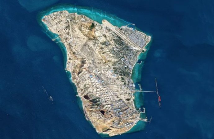 الجيش الأميركي: استهداف أكثر من 90 موقعا عسكريا في جزيرة خرج الإيرانية