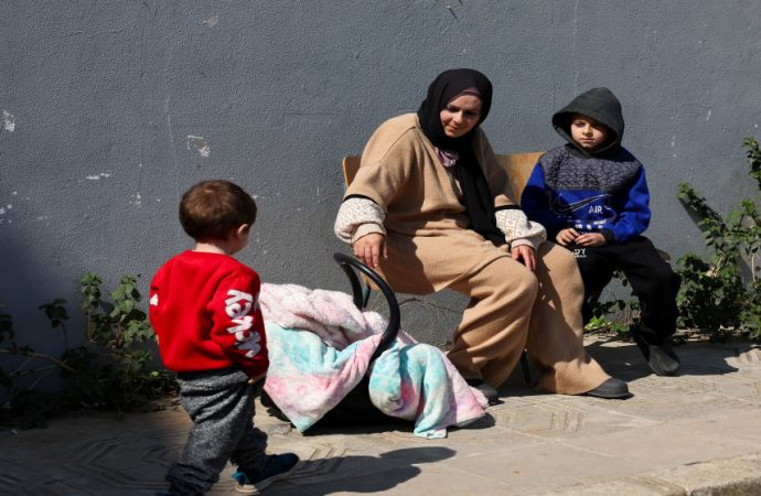 الأطفال يدفعون الثمن الأكبر لتصاعد العنف في لبنان